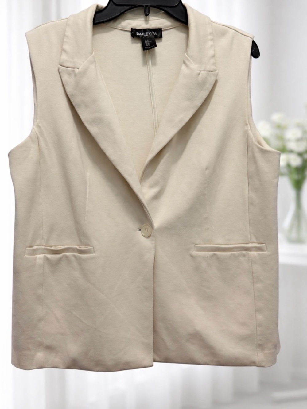 Bailey 44 Cream Sleeveless Blazer Vest size xl